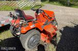 Kubota G1700 sitteklipper med frontkost og oppsamler