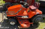Kubota G1700 sitteklipper med frontkost og oppsamler