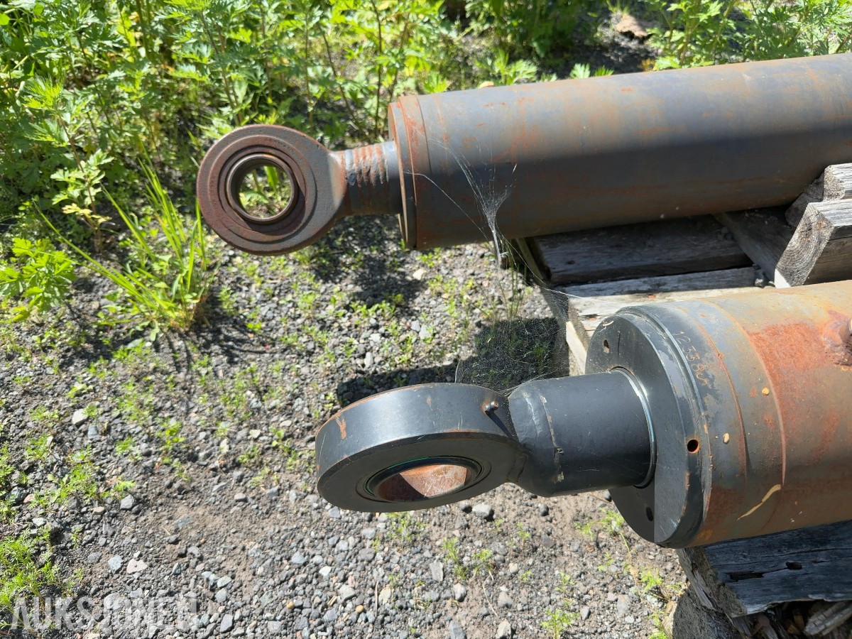 2 stk hydraulikksylindre, PMC