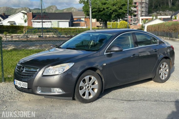 2009 Opel Insignia 2.0D 110hk  Reparasjonsobjekt