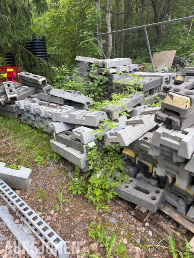 MYE Byggegjerder og byggemateriell selges