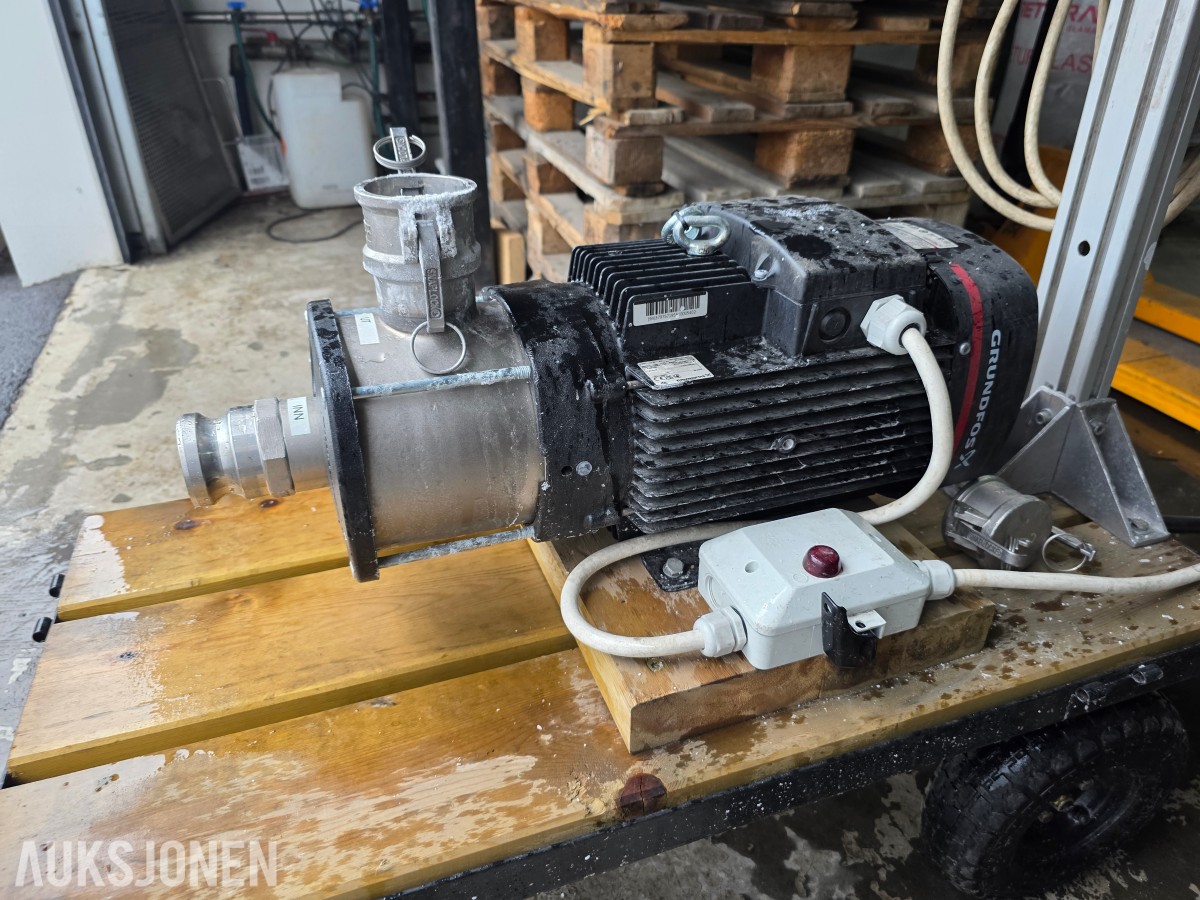 Grundfos pumpe på tralle