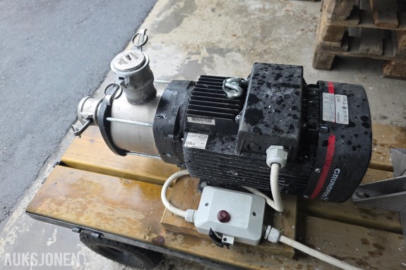 Grundfos pumpe på tralle