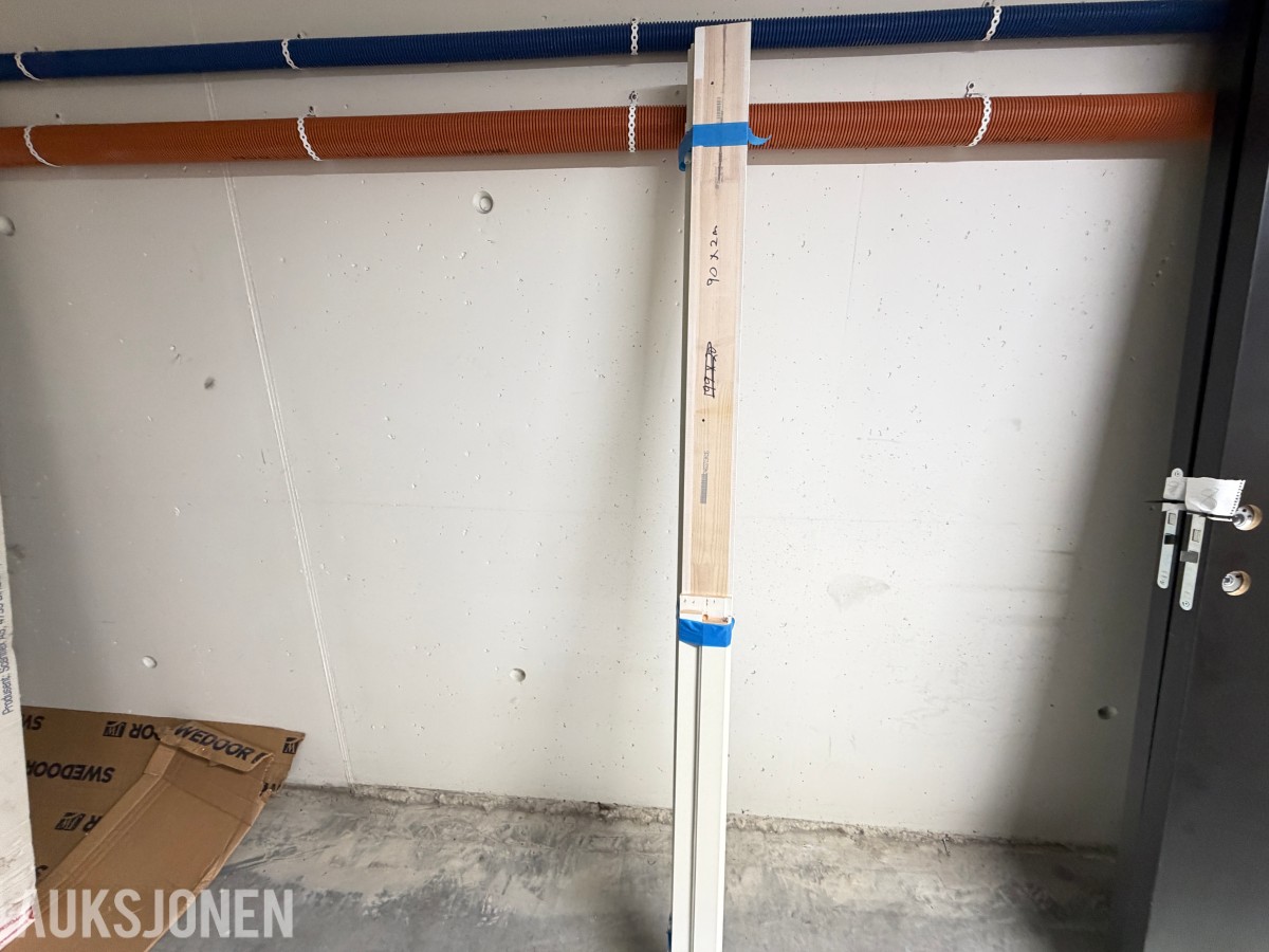 DØRKARMER 90X210 CM MED DEMPLIST
