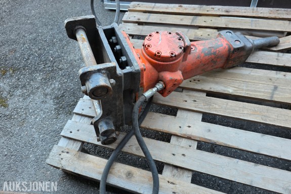 Atlas copco Pigghammer KM 105 3-6 tonn minigraver S-40 feste.