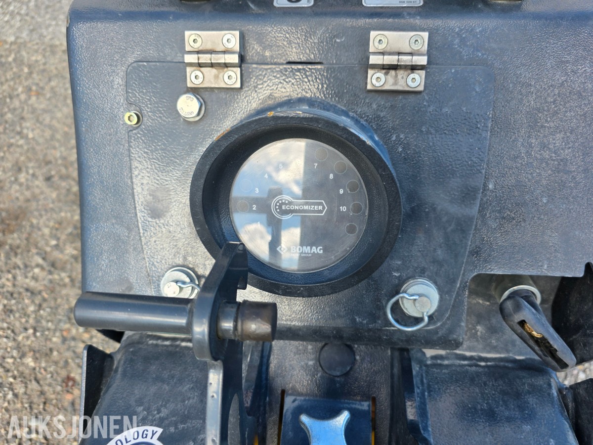 2022 Bomag BPR 55/65D Econmizer vibroplate kun 227 timer