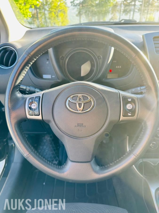 2012 Toyota Urban Cruiser 1.4 D-4D 90hk 4WD Dynamic s+v dekk