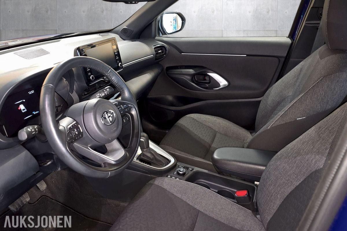 2023 Toyota Yaris Cross, 1,5 Hybrid AWD-i, 65000km