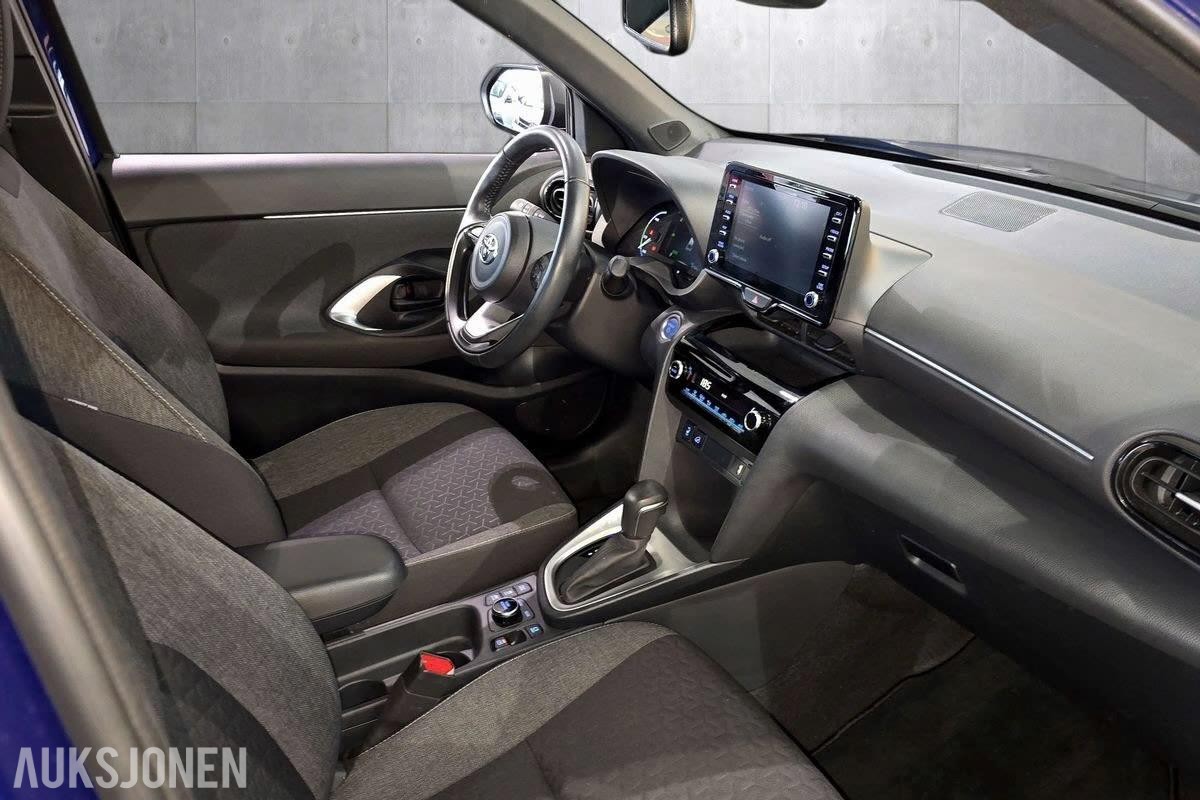 2023 Toyota Yaris Cross, 1,5 Hybrid AWD-i, 65000km