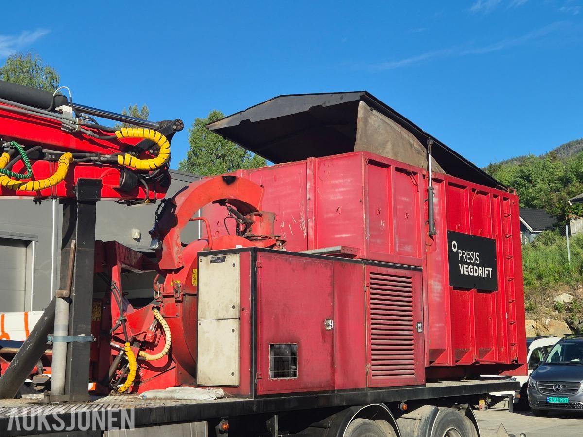 2005 Scania R500 LA med hogstmaskin og fliskutter