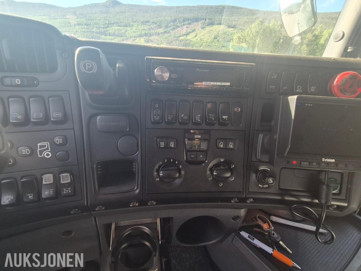 2005 Scania R500 LA med hogstmaskin og fliskutter