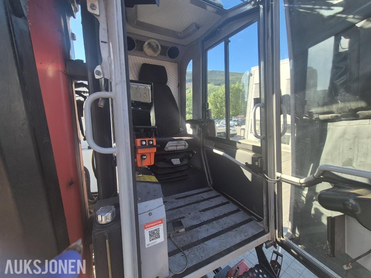 2005 Scania R500 LA med hogstmaskin og fliskutter