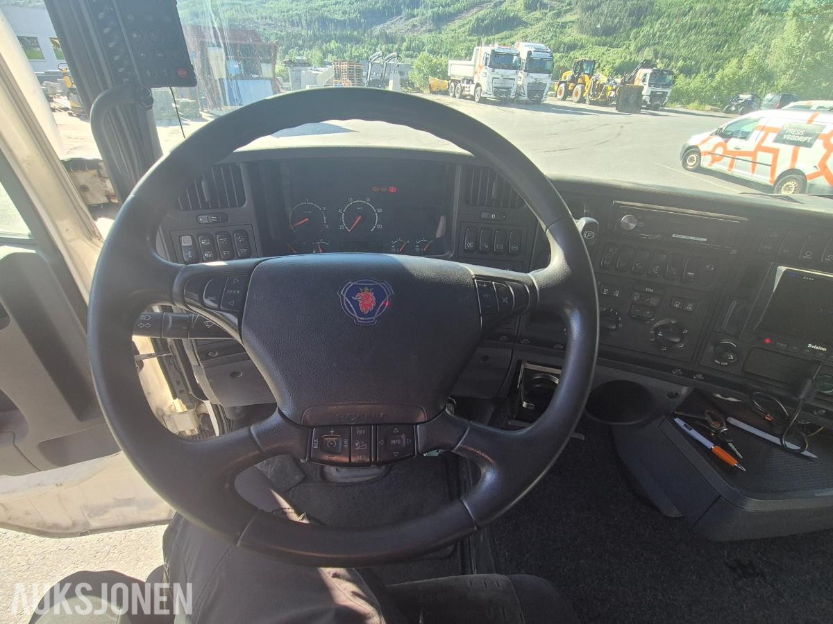 2005 Scania R500 LA med hogstmaskin og fliskutter