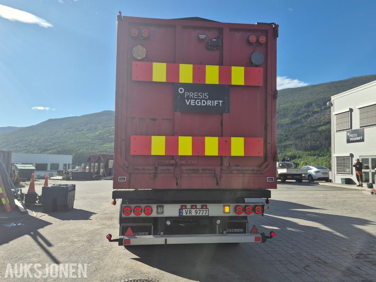 2005 Scania R500 LA med hogstmaskin og fliskutter