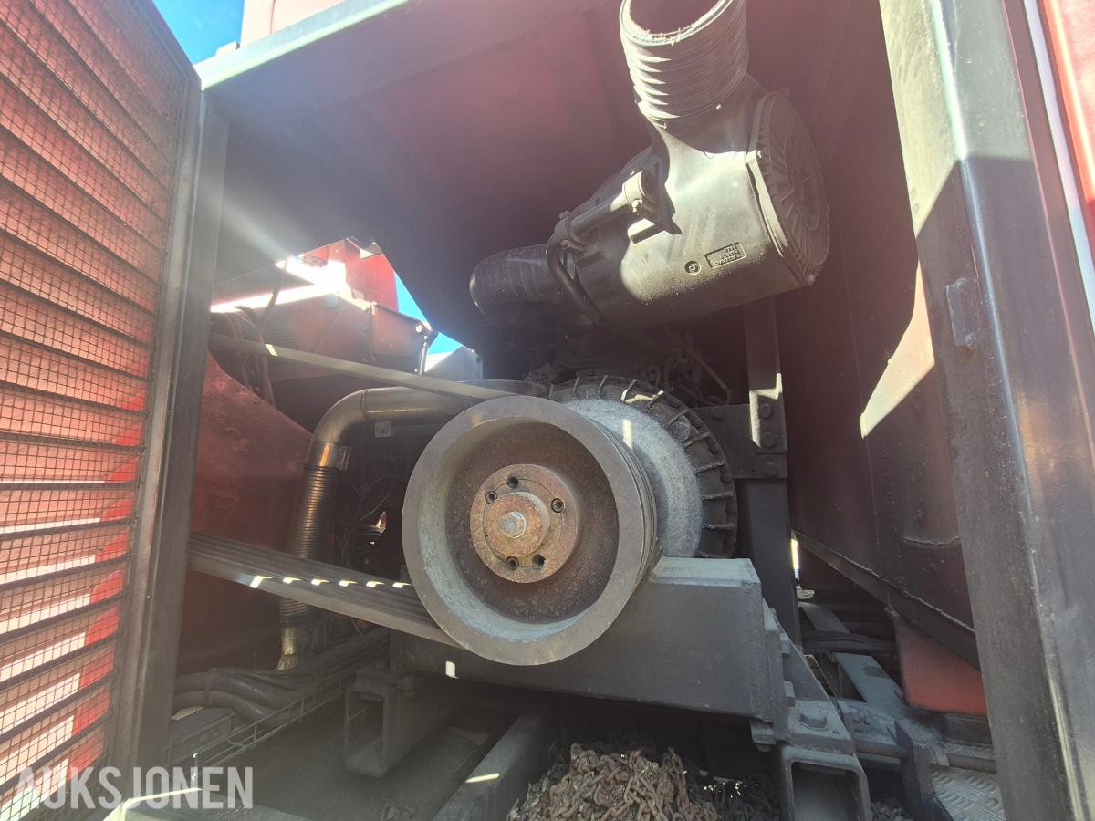 2005 Scania R500 LA med hogstmaskin og fliskutter