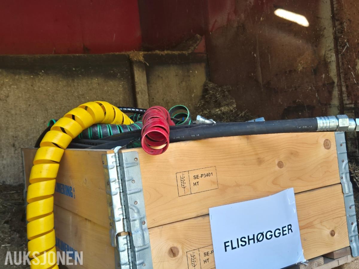 2005 Scania R500 LA med hogstmaskin og fliskutter