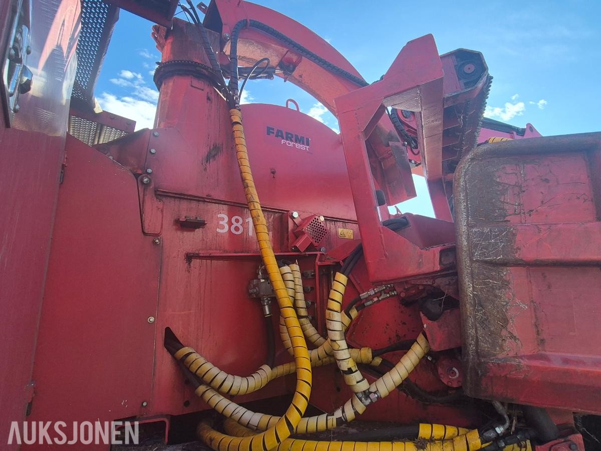2005 Scania R500 LA med hogstmaskin og fliskutter