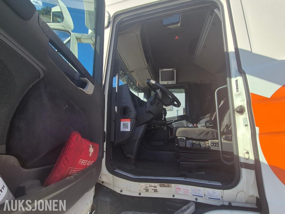 2005 Scania R500 LA med hogstmaskin og fliskutter