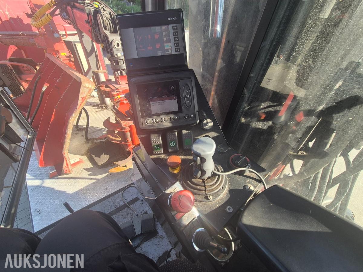 2005 Scania R500 LA med hogstmaskin og fliskutter