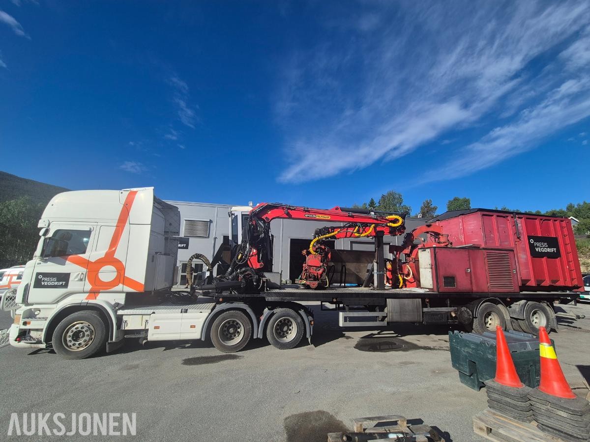 2005 Scania R500 LA med hogstmaskin og fliskutter