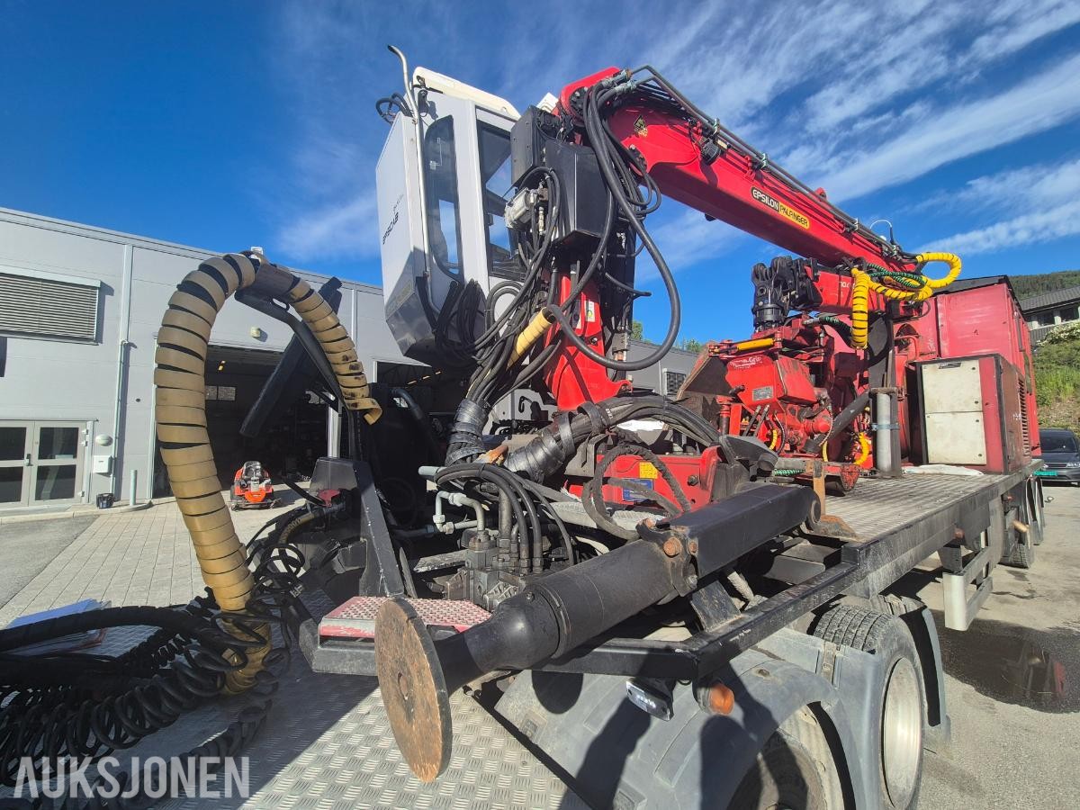 2005 Scania R500 LA med hogstmaskin og fliskutter
