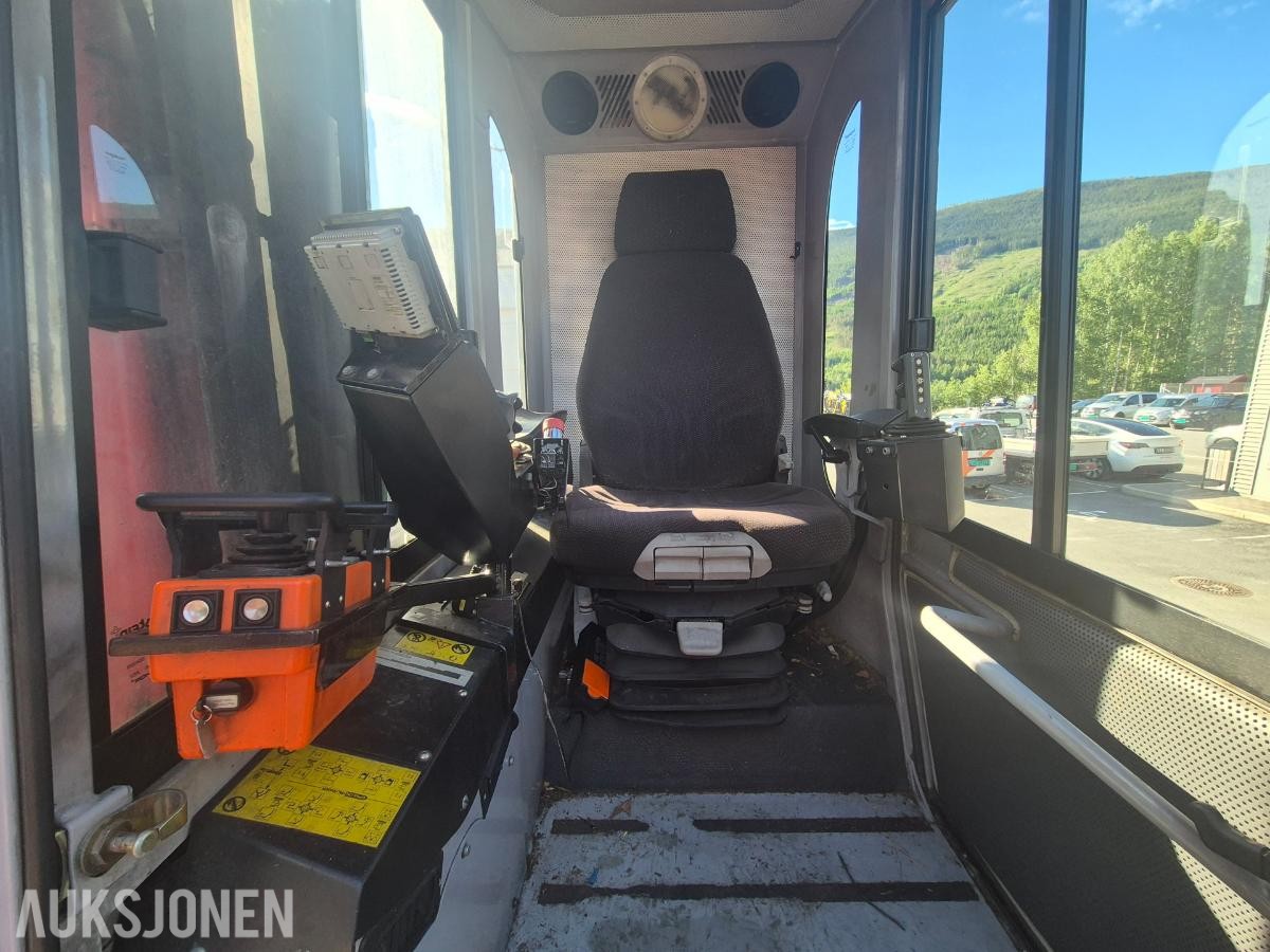 2005 Scania R500 LA med hogstmaskin og fliskutter