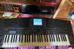Keyboard med diverse utstyr Technics KN5000 og Peavey