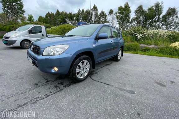 2007 Toyota RAV4 2.2 136hk  4WD cruisekontroll hengerfeste motorvarmer s+v dekk 