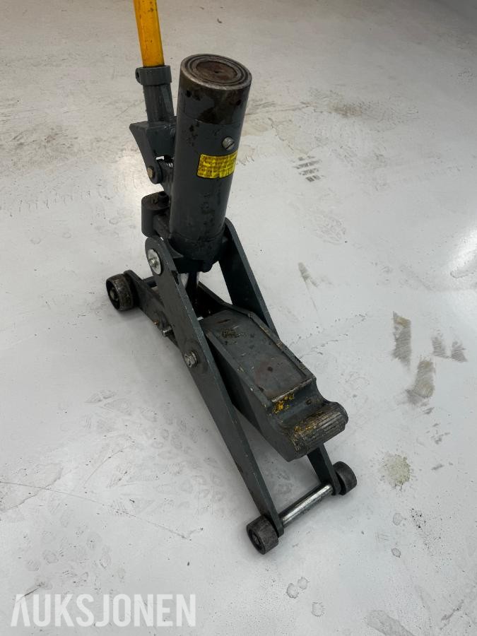 12345 Traktor og truck jekk