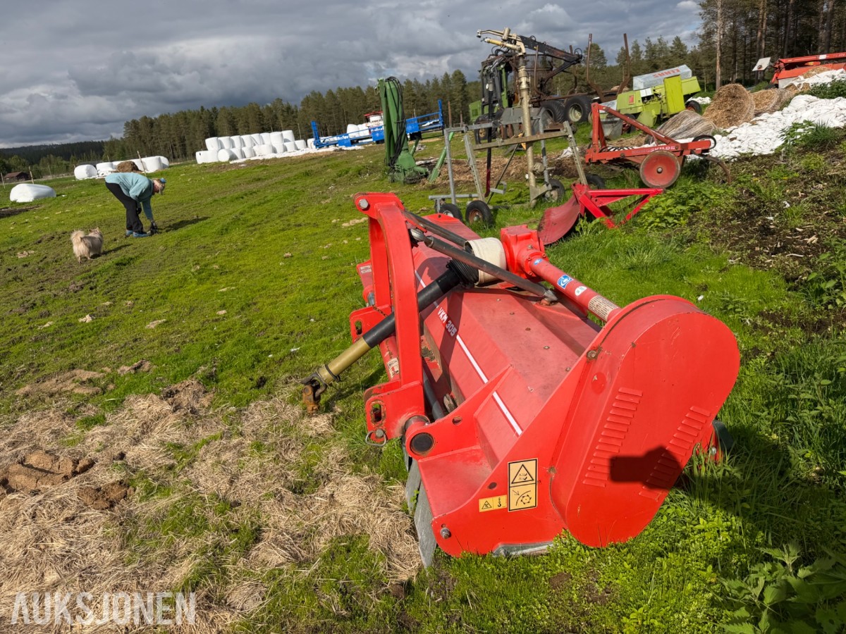 KUHN Beitepusser VKM 305