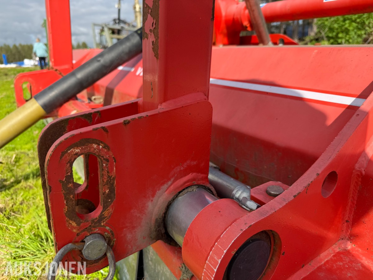 KUHN Beitepusser VKM 305