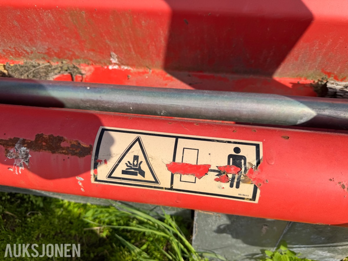 KUHN Beitepusser VKM 305
