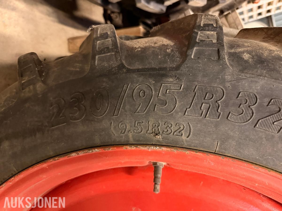 2016 Traktorhjul/dekk på felg 270/95R46 og 230/95R32 – Komplett sett