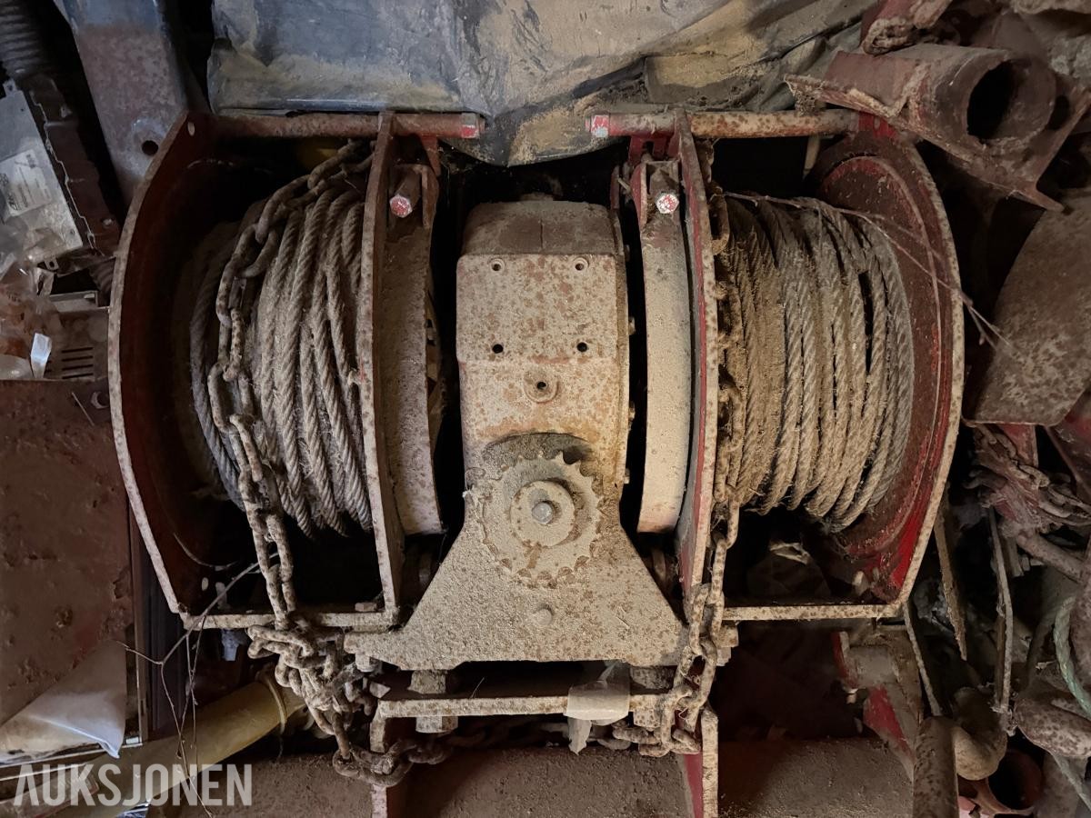 Igland mekanisk skogsvinsj med lundepanne og tårn – ca. 200 meter wire