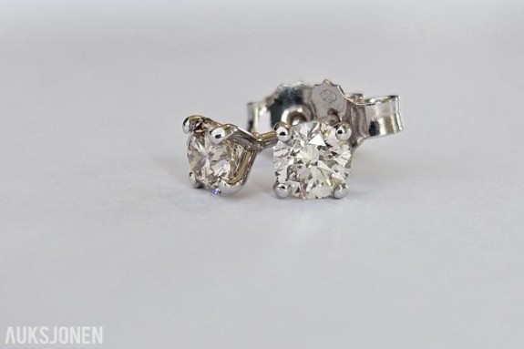 1.00CT ENSTENS DIAMANTØREDOBBER I 14K GULL. HELT NATURLIGE DIAMANTER! TAKSTBREV OG SERTIFIKAT!