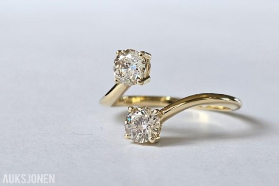 1.01CT DIAMANTRING I 14K GULL. HELT NATURLIGE DIAMANTER! TAKSTBREV OG SERTIFIKAT! - 72 timers auksjon