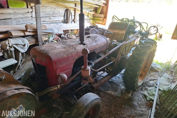 1961 David Brown 950 traktor med  Hymas 3 graveaggregat