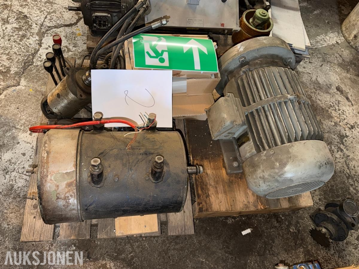 PARTI EL/ HYDRAULIKK MOTORER OG KOMPONENTER PÅ PALL