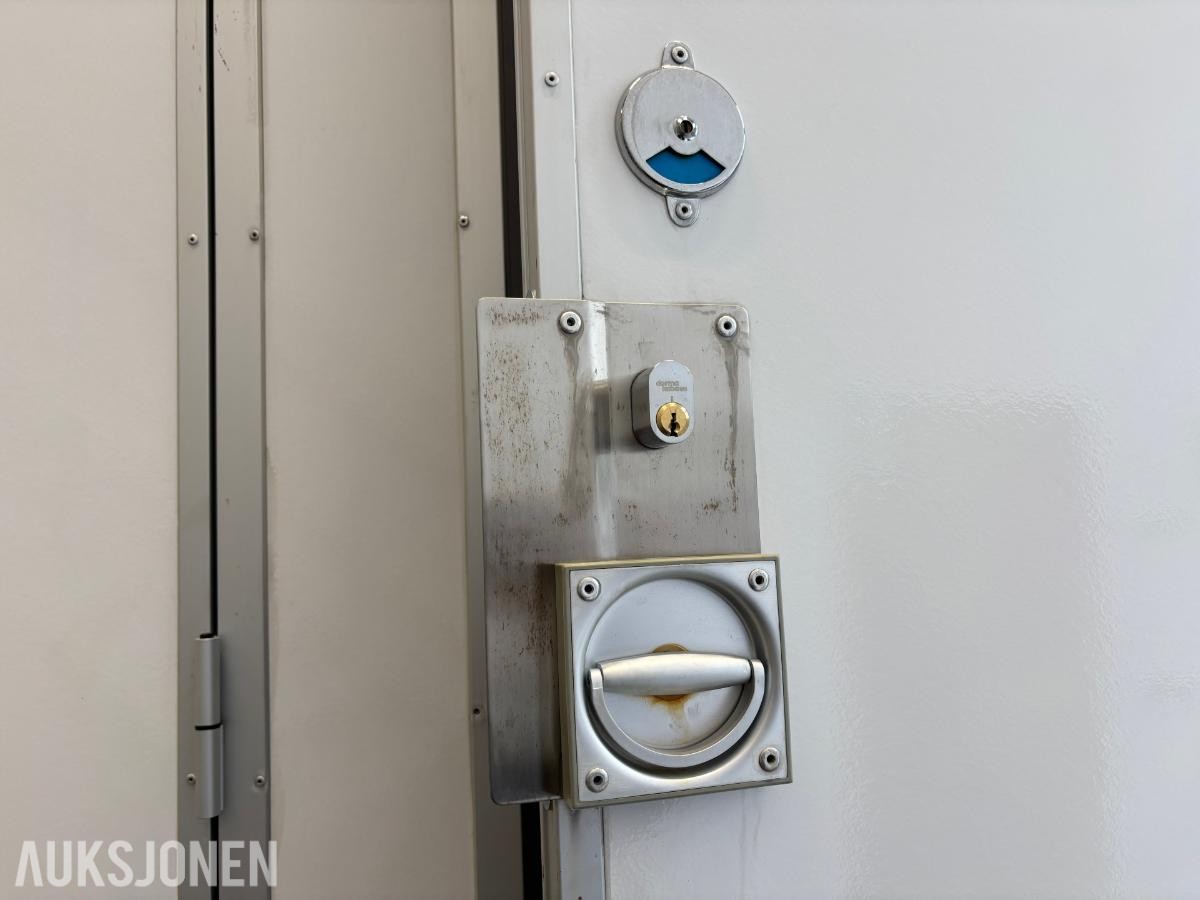 2023 Dusjvogn med 3 separate dusjrom – svært lite brukt