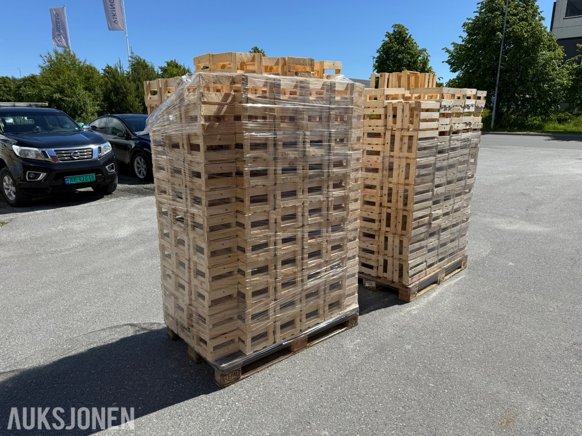 Små trekasser i tre – ca. 400 stk – Selvproduserte av restmaterialer