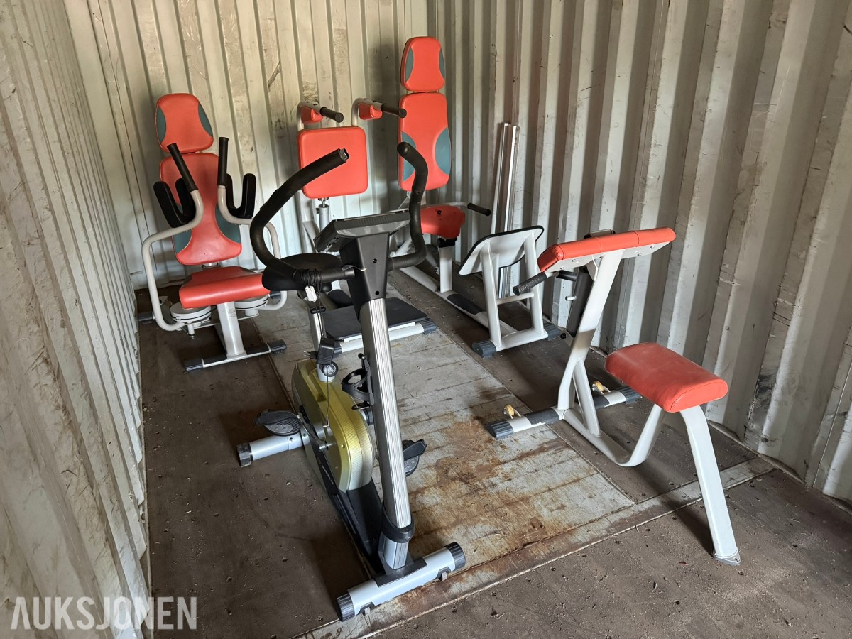 Treningsutstyr – 4 stk. apparater og trimsykkel