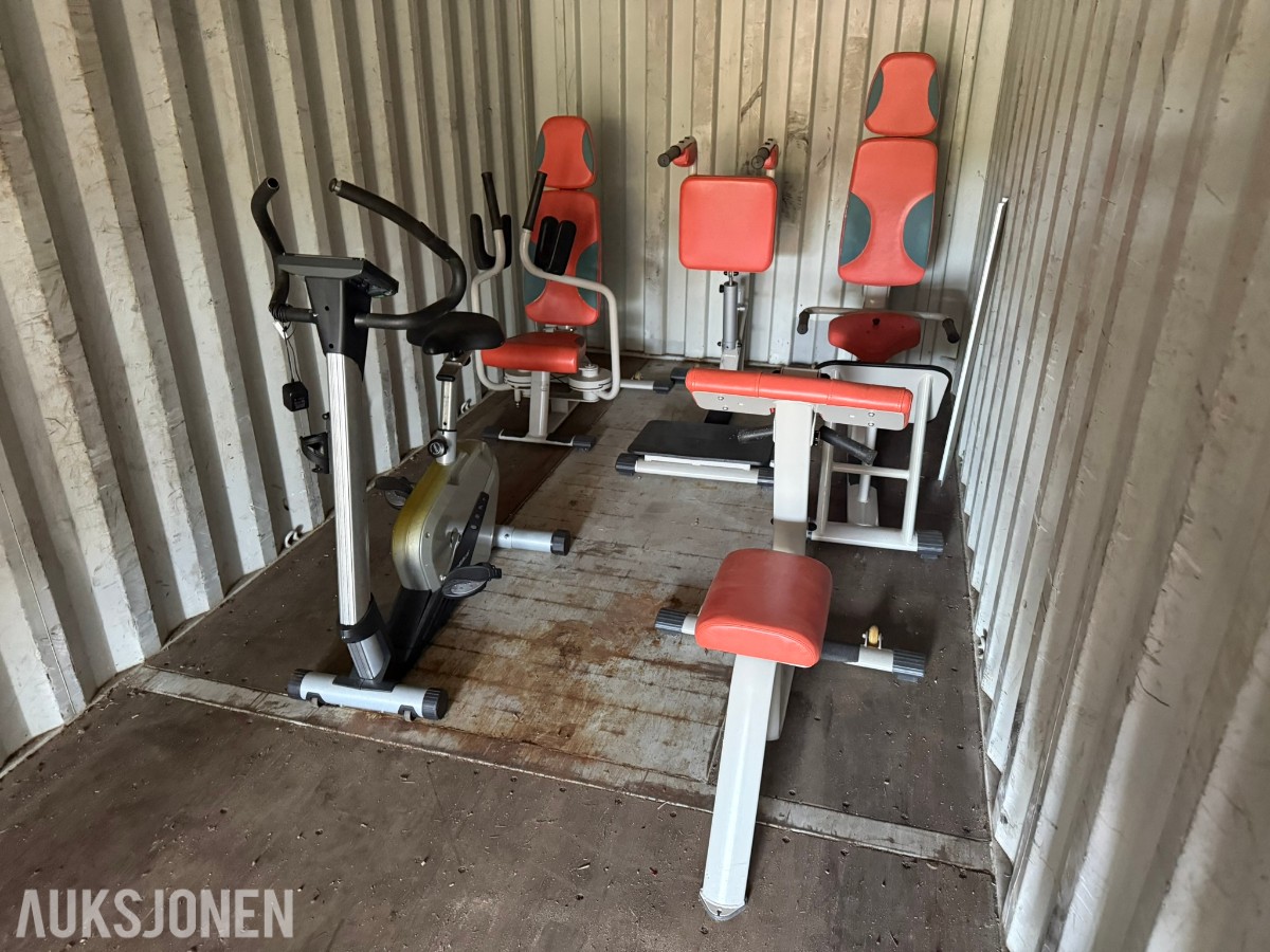Treningsutstyr – 4 stk. apparater og trimsykkel