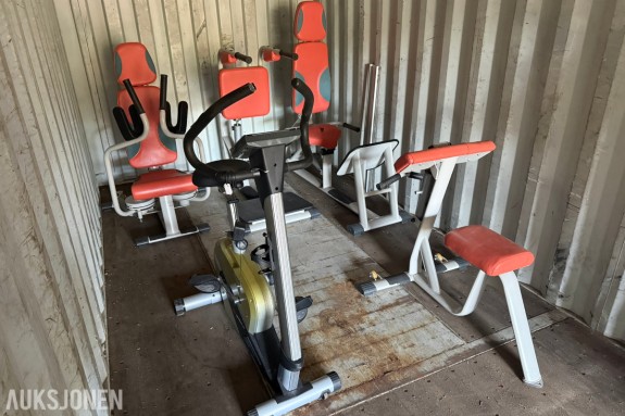 Treningsutstyr – 4 stk. apparater og trimsykkel