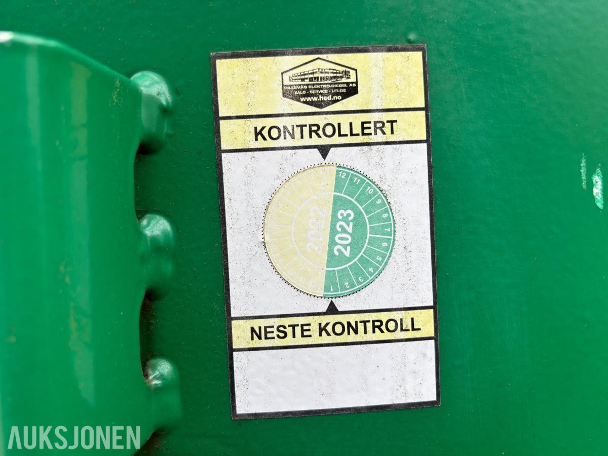 2007 Komnino  Vertikal trykktank / lufttank  – ca. 5.000 liter – fungerer