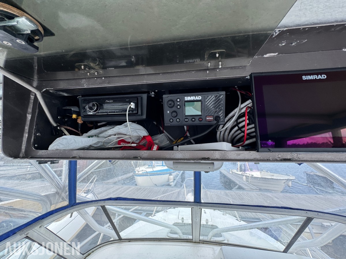2004 Fourwinns Quest 217