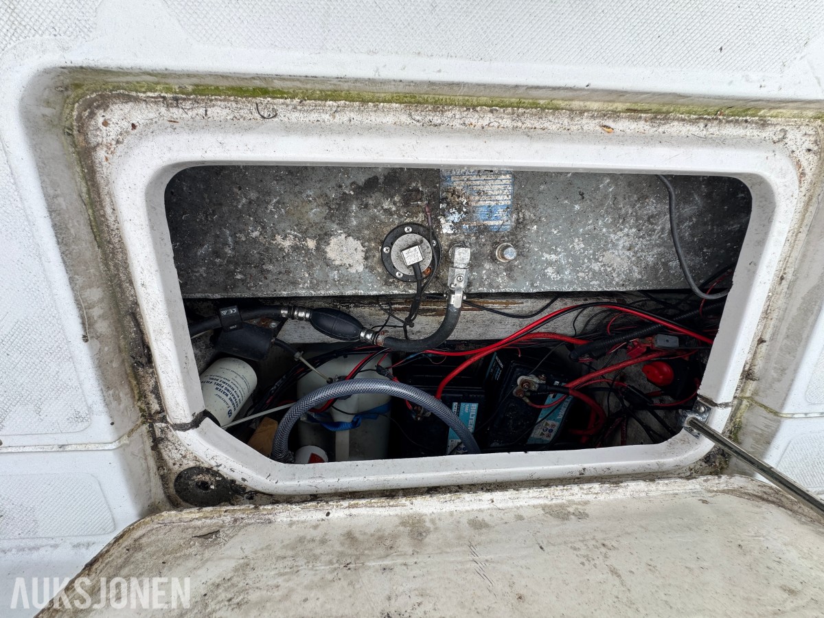 2004 Fourwinns Quest 217