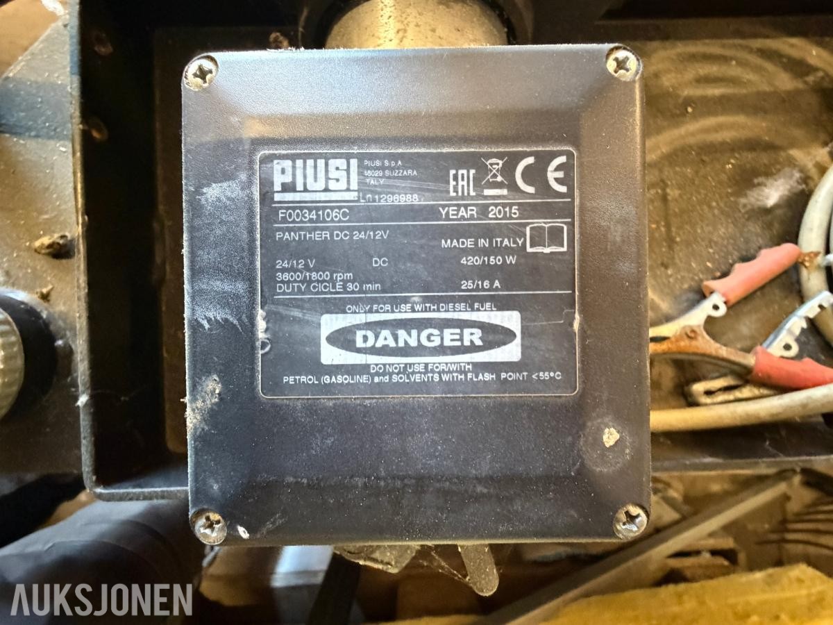 dieseltank med pumpe og fyllepistol
