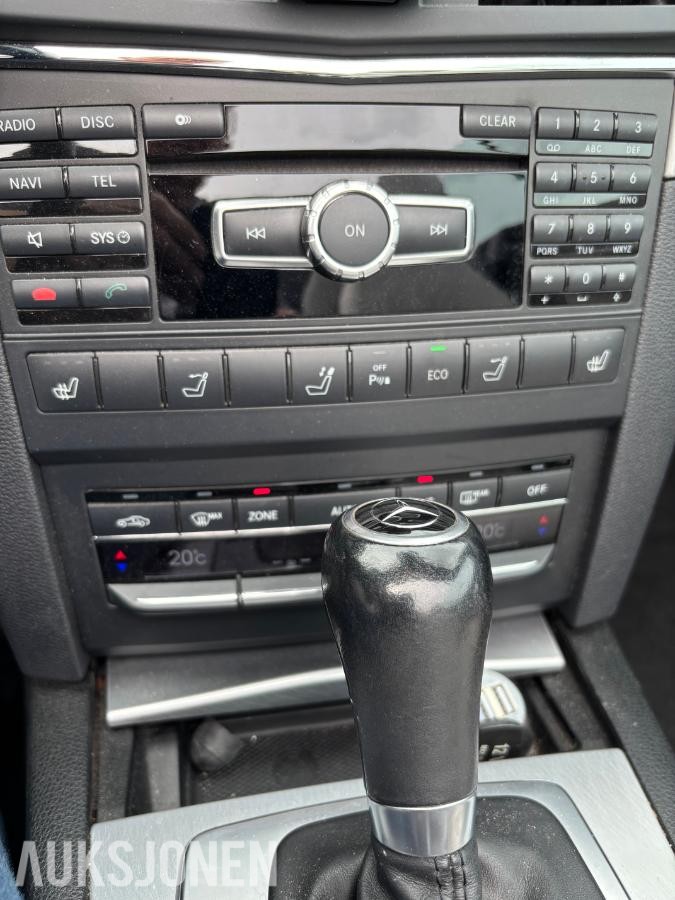 2013 Mercedes Benz E Klasse E200 Cabriolet Automat Skinninteriør Navigasjon