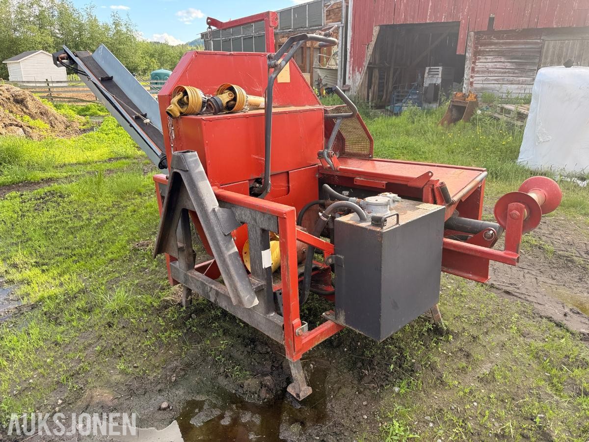 1999 Dalen Vedmaskin med transportbånd – traktordrevet