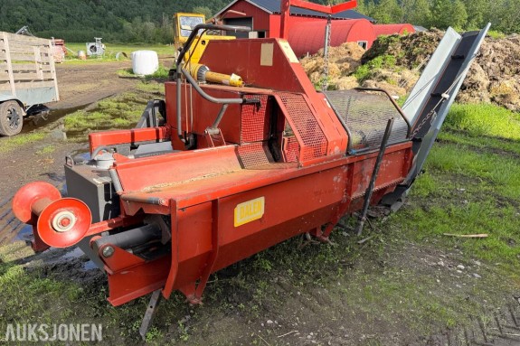 1999 Dalen Vedmaskin med transportbånd – traktordrevet